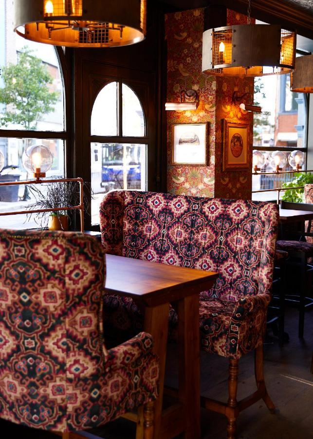Отель The Kings Arms Pub & Boutique